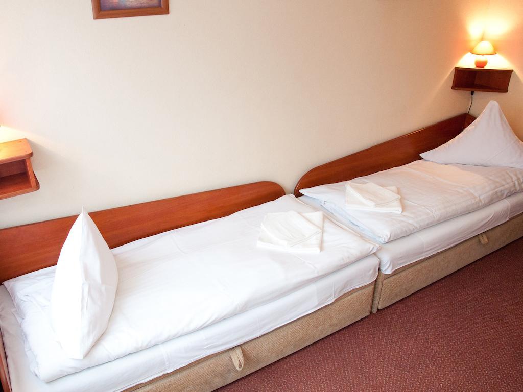 Hotel Zagiel Niewiesze Δωμάτιο φωτογραφία